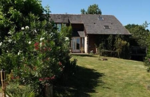 Saint-Cyr-la-Roche House | Maison de Campagne Avec vue , au Calme, Avec Piscine