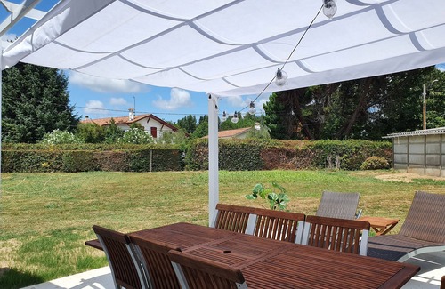 Saint-Martin-de-Seignanx House | Maison 4 Chambres Avec Grand Jardin