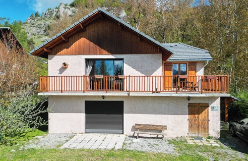 Saint-Michel-de-Chaillol Apartment | Maison de Montagne 3 Pièces - 90m² 5 à 7 Personnes Surplombant le Champsaur