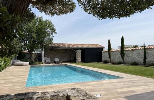 Rivedoux-Plage House | Maison Jasmin, spacieuse, avec piscine privée chauffée