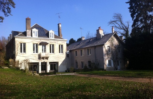 Saint-Jean-le-Blanc House | Maison l'Amérique welcome you to one of their rooms Dogs are also welcomed