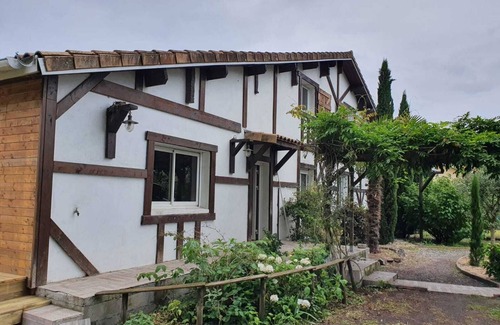 Sainte-Eulalie-en-Born House | Maison Landaise 12 Personnes Proche Lacs ET Forêts