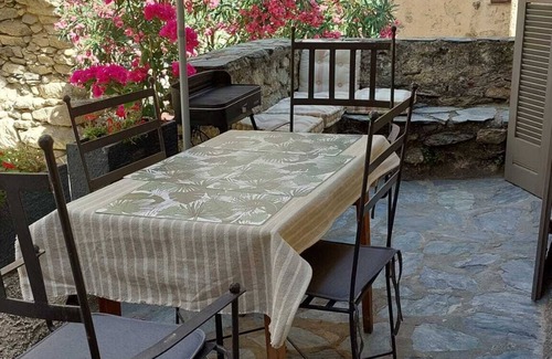Lama House | Maison Médiévale au Cœur D'un des Plus Beaux Village de Corse