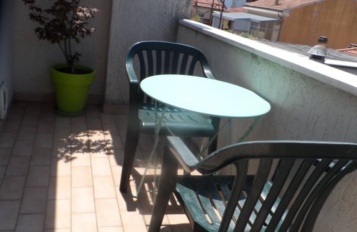 Pesaro House | MAISON MARE & MONTI At the foot of Mount San Bartolo a stone's throw from the beach.