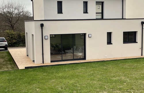 Asserac House | Maison Neuve 110m2, 8 Minutes a Pieds de la Plage