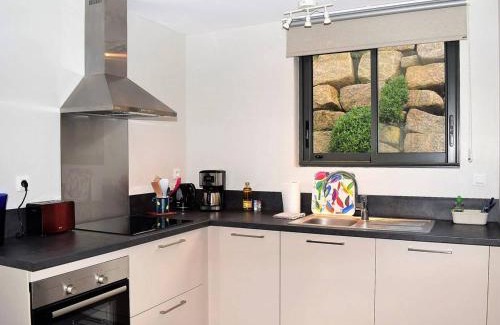 Tregastel House | Maison neuve de plain-pied avec WIFI, terrasse et parking, à 2,5 km des plages à Trégastel - FR-1-368-70