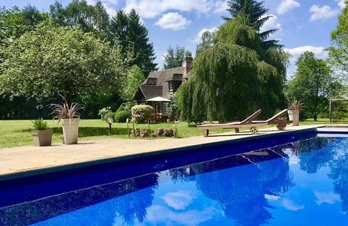 Le Planquay House | Maison Normande au Parc Majestueux