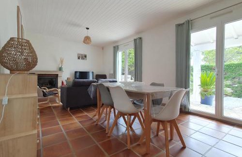 La Faute-sur-Mer House | Maison plain-pied à 400m de la plage avec jardin, WiFi et garage - 3 étoiles Clévacances - FR-1-476-159