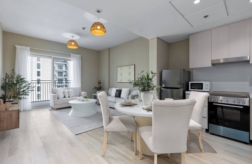 Abu Dhabi Apartment | Maison Privee - Modern Hideaway w/Canal Views on Yas Island