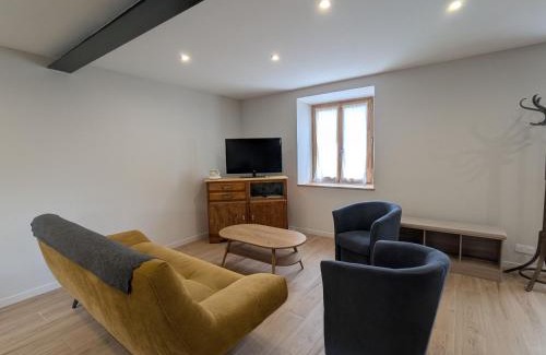 Polignac House | Maison rénovée avec terrasse et balcon à Polignac - FR-1-582-539