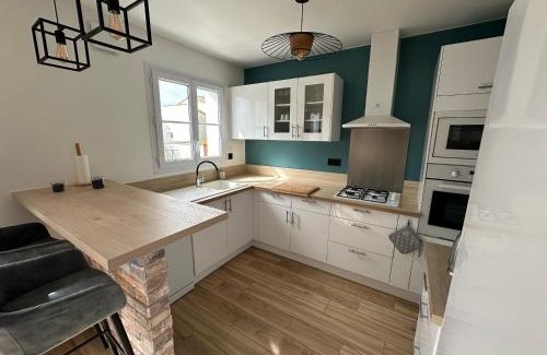 La Tranche-sur-Mer House | Maison rénovée proche plage et centre-ville, 8 pers, 4 ch, jardin, terrasse, wifi, équipements bébé - FR-1-194-287