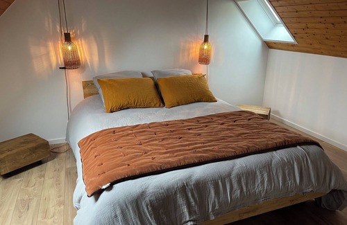 Logonna-Daoulas House | Maison Rénovée en Bord de mer