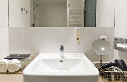 Ludwigsvorstadt-Kliniken Hotel | Maison Schiller