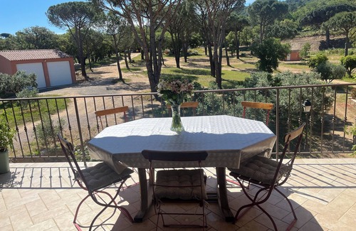 Cogolin Cottage | Maison Spacieuse et Calme au Cœur des Vignes