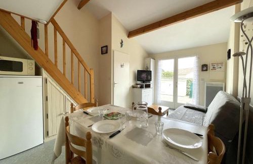 Bretignolles-sur-Mer House | Maison T2 mezzanine avec piscine, à 200m de la mer, Bretignolles-sur-Mer - FR-1-224A-54