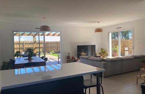 Azur House | Maison Tout Confort Neuve Avec Piscine et Terrasse