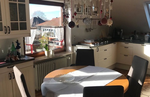 Nonnenhorn Apartment | Maisonette am See, 100 qm, Kamin, 2 Balkone, 1 Schlafzimmer, max. 2 Personen