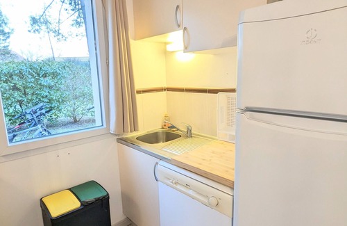 Le Verdon-sur-Mer House | Maisonnette close to beaches in residence with swimming pool + 4 bicycles