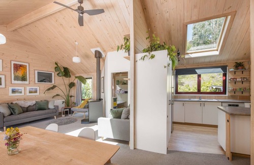 Nelson House | Maitai Magic - Nelson Holiday Home