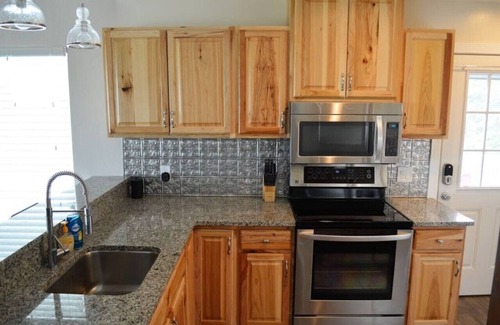 Garden City House | Majestic Cabin overlooking the Lake!