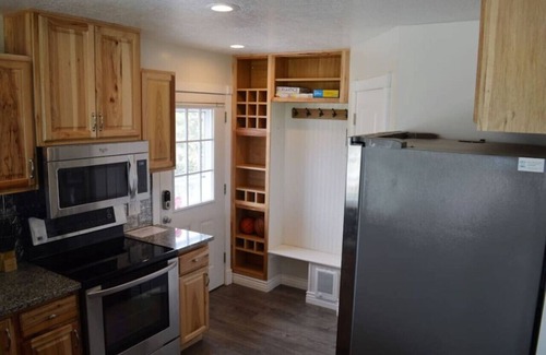 Garden City House | Majestic Cabin overlooking the Lake!