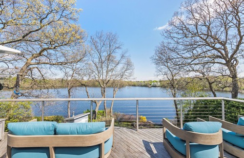 Arlington House | Majestic lakefront 3-bedroom with pool, hot tub, water sports and birdwatching