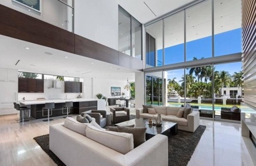 Bermuda Riviera House | Majestic Luxurious Waterfront Villa w/Private Theater