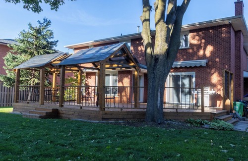 Mississauga House | Majestic Mansion with Bar & Entertainment Space