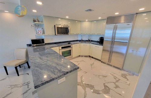 La Gorce Apartment | Majestic Oceanfront 3 Bedroom Views Every Room Large Corner Apartment - 901