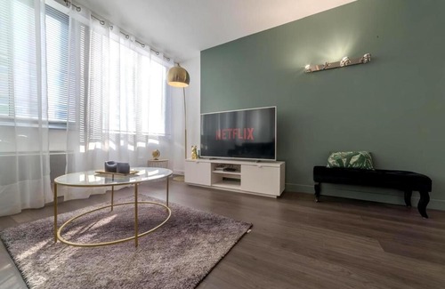 Puvis De Chavannes - Le Lycee Apartment | Majestic Suite - Triangle d'Or