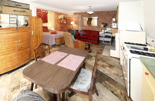 Cholula Apartment | Majikal BnB Martinlandia (Retro)