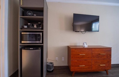 Ocala Apartment | Make Your Trip More Enjoyable! Pets Allowed, Onsite Pool, Free Breakfast