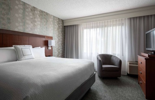 El Segundo Hotel | Make Your Trip More Enjoyable! 2 Comfortable Units, Pets are Allowed