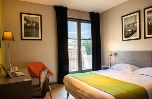 9th Arrondissement Hotel | Making The Best Memories Along The Way! 2 Relaxing Units, Pets Are Welcome!