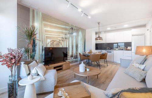 Palma-Palmilla Apartment | Malaga Skyline 8 Pool & Parking Free