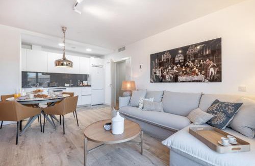 Palma-Palmilla Apartment | Malaga Skyline 8 Pool & Parking Free