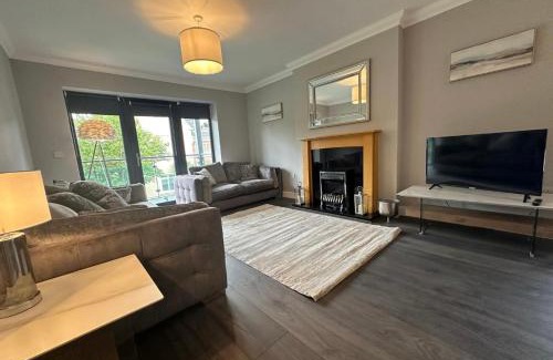 Sutton Cross Apartment | Malahide Superior Large Serviced Apartment - Sleeps 6