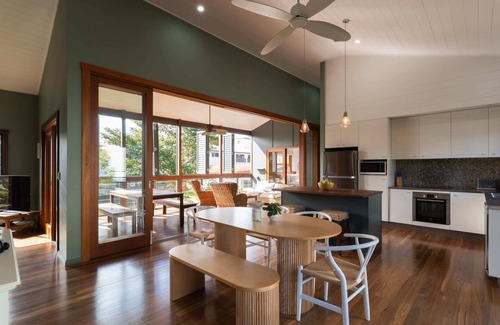 Dicky Beach House | Malakai Beach House at Dicky Beach