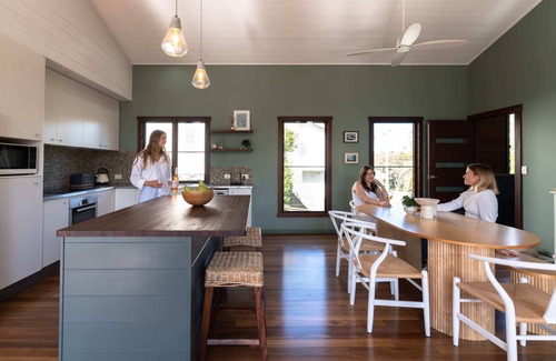 Dicky Beach House | Malakai Beach House at Dicky Beach