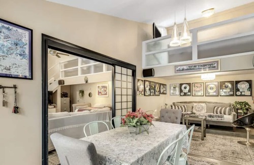 Calabasas Cottage | Malibu Canyon Guest House in Perfect Location with Majestic Views