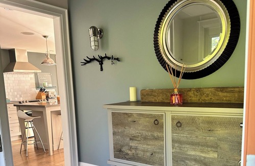 Big Bay Point Cottage | Malibu Inspired 2-Bedroom Lakefront cottage in Big Bay Point. 45 min from GTA!