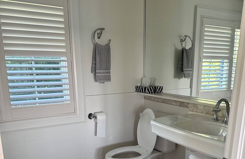 Big Bay Point Cottage | Malibu Inspired 2-Bedroom Lakefront cottage in Big Bay Point. 45 min from GTA!