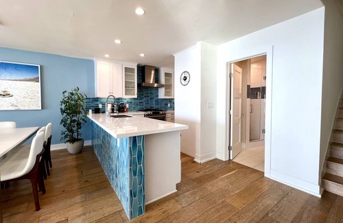 Eastern Malibu House | Malibu Luxury Beachfront Gallery + Private Beach Access