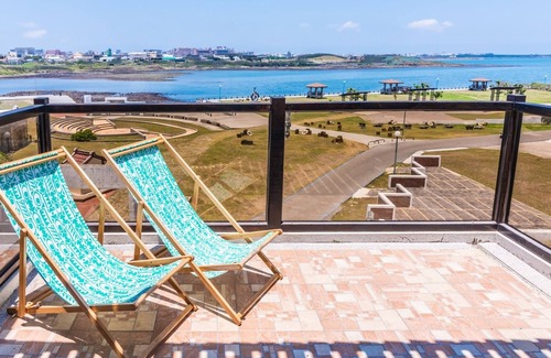 Magong House | Malibu OceanView