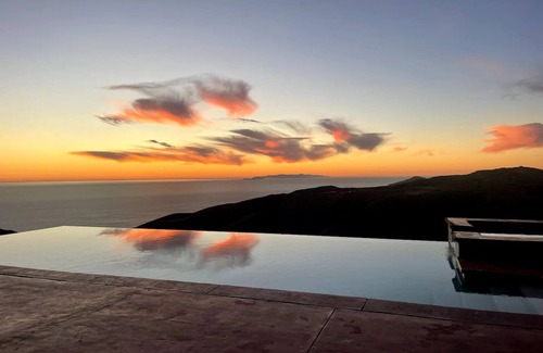 Malibu House | Malibu Oceanview Villa — Incredible Views + Pool — Sleeps 12