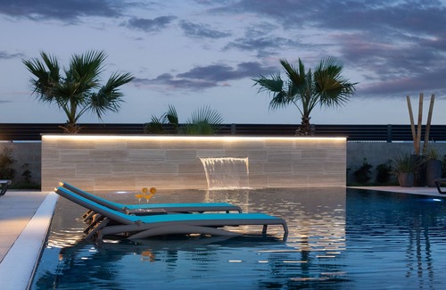 Vir Villa | Malibu Royal - One-of-a-kind luxury villa with swimming pool, gym and gameroom.