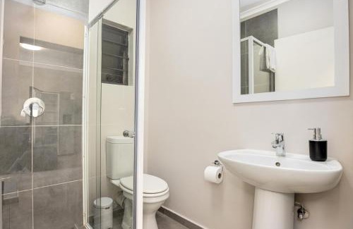 Greater Johannesburg Metropolitan Area Apartment | Mall of Africa Eazy Apartment