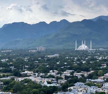 F-6 Sector Apartment | Mall of Islamabad-F7-Luxury Suites