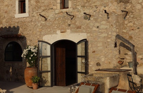 Llubi Cottage | Mallorca Holiday House - Beautiful stonehouse with stunning Tramuntana views.