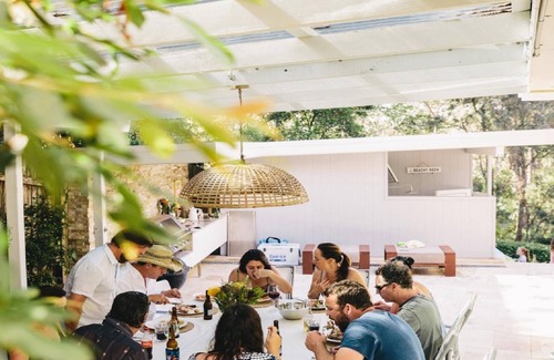 Macmasters Beach House | MALOLO | Costal Retreat , WIFI | Accom Holidays